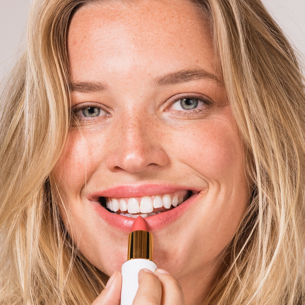 Full Bloom Sculpted Lipstick